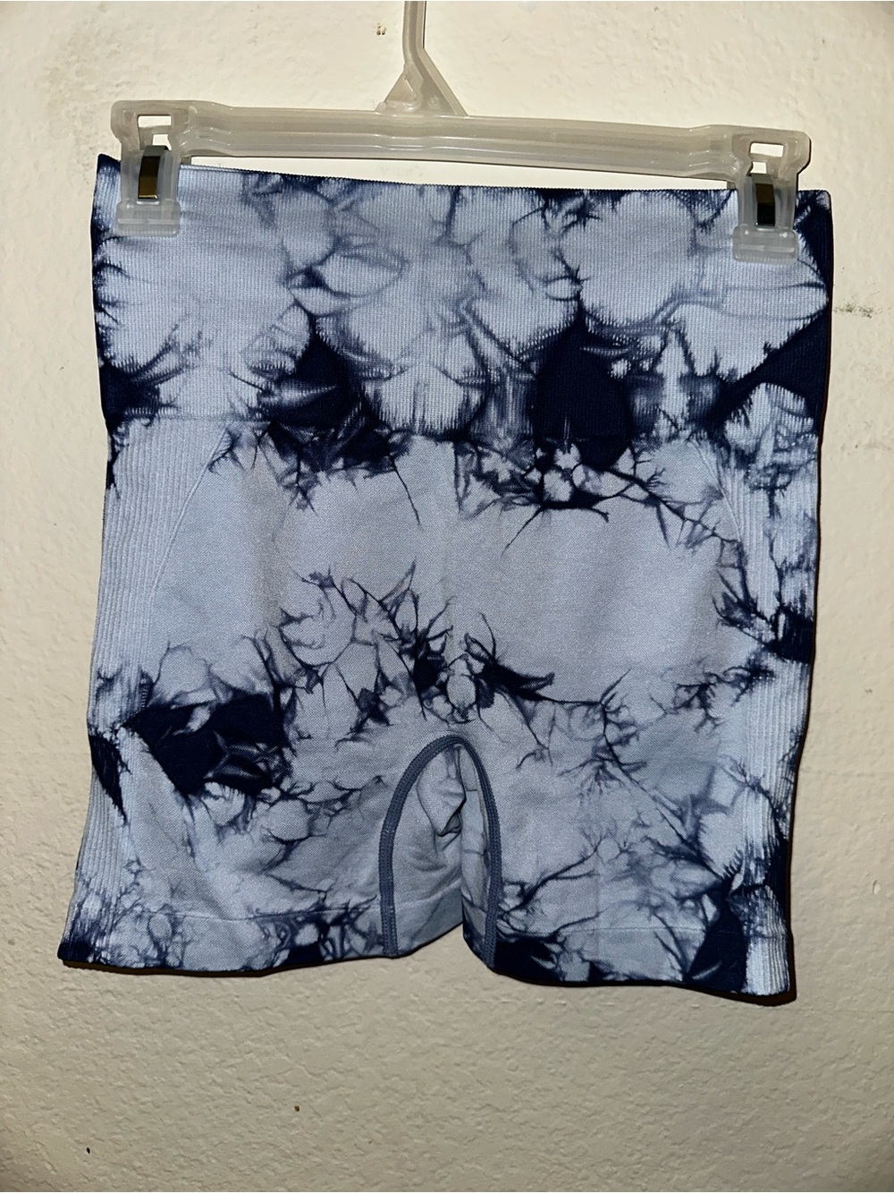 Active shorts color blue tie dye butt scrunch size small